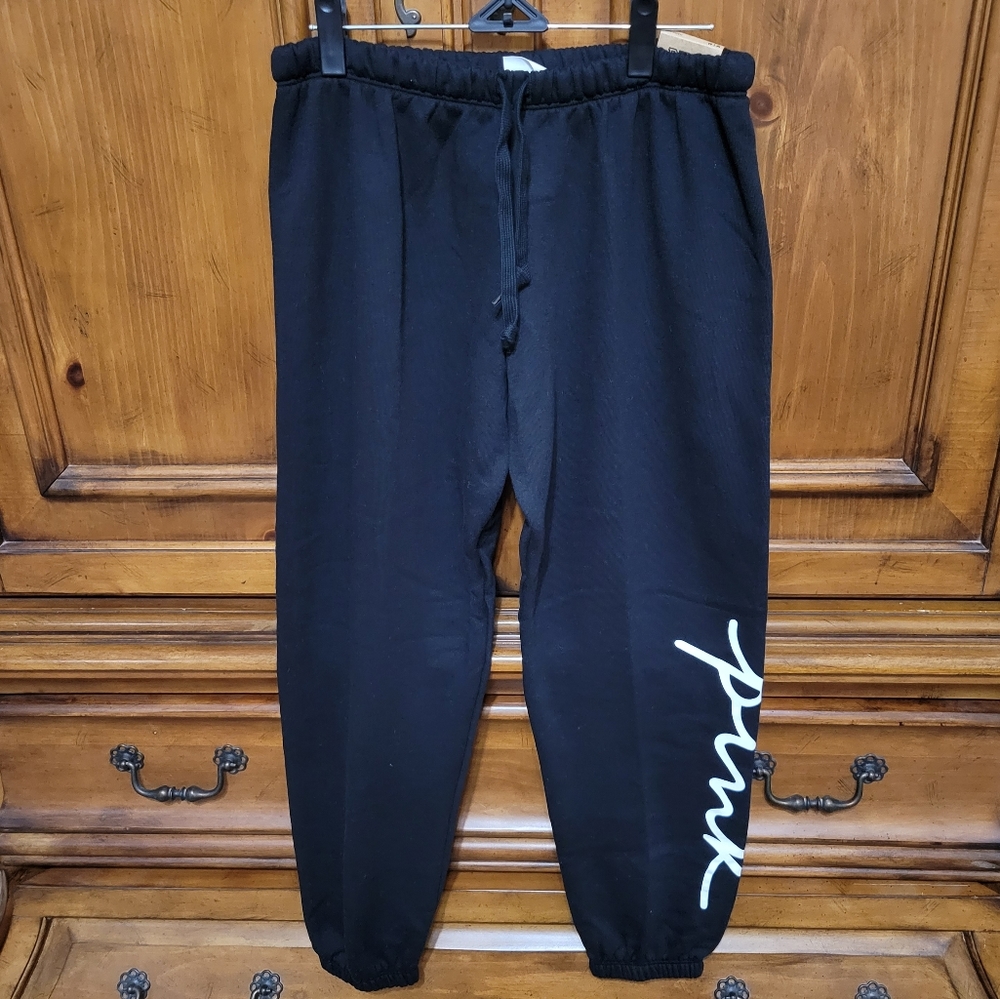 NWT, PINK classic pant, size medium, black and white